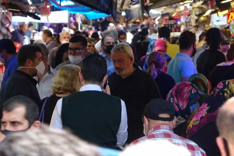 Bursa'da &ccedil;arşı pazarlar tıklım tıklım