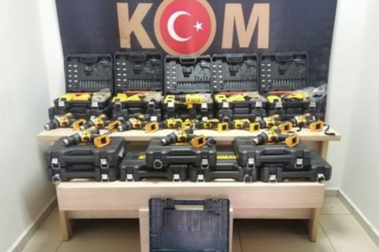 Denizli'de polisten ka&ccedil;ak matkap operasyonu