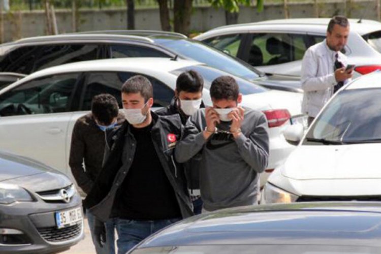 Uyuşturucu ile yakalanan 2 ş&uuml;pheli adliyede