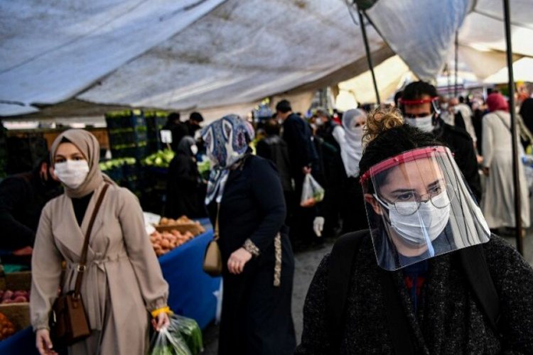 "Koronavir&uuml;ste 2022 sonuna dek d&ouml;rd&uuml;nc&uuml;, beşinci dalga gelebilir"