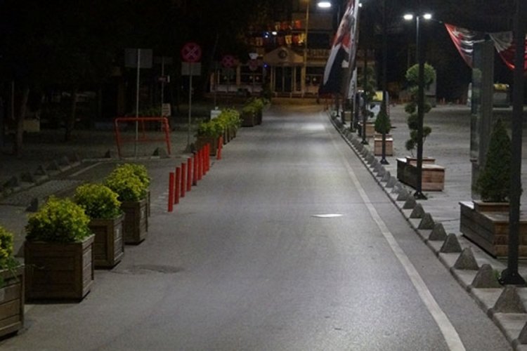 4 g&uuml;nl&uuml;k sokağa &ccedil;ıkma kısıtlamasında 3 kent muaf tutuldu!