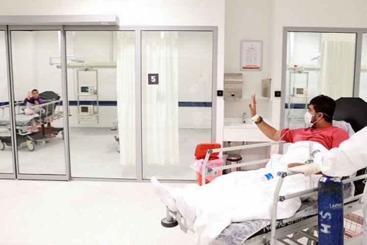 İsve&ccedil;'ten T&uuml;rkiye'ye getirilen Covid-19 hastası G&uuml;l&uuml;şken taburcu oldu
