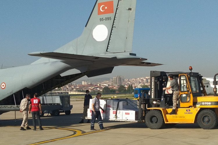 T&uuml;rkiye'den Kuzey Makedonya ve Arnavutluk'a tıbbi malzeme yardımı