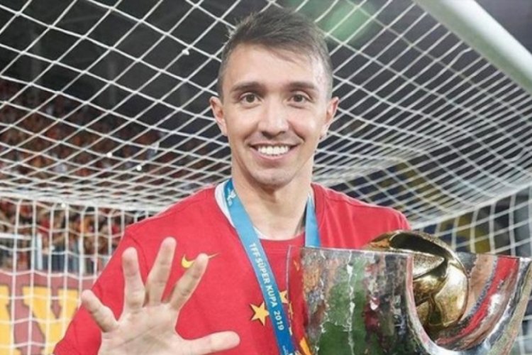 Galatasaray Muslera ile s&ouml;zleşme yeniledi