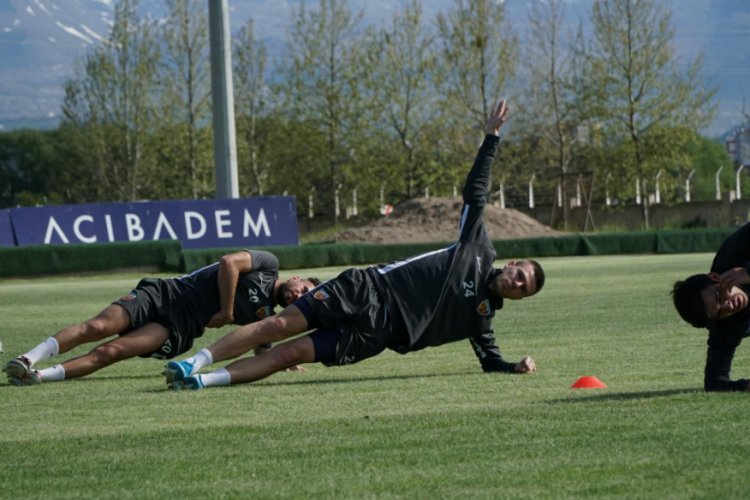 Hes Kablo Kayserispor gruplar halinde &ccedil;alışıyor