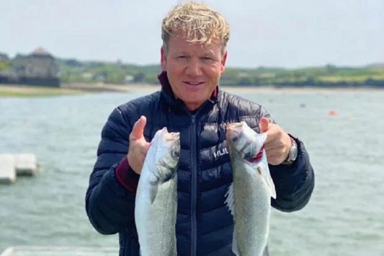 Yasağı delip balık tutan &uuml;nl&uuml; şef Ramsay'e tepki yağdı