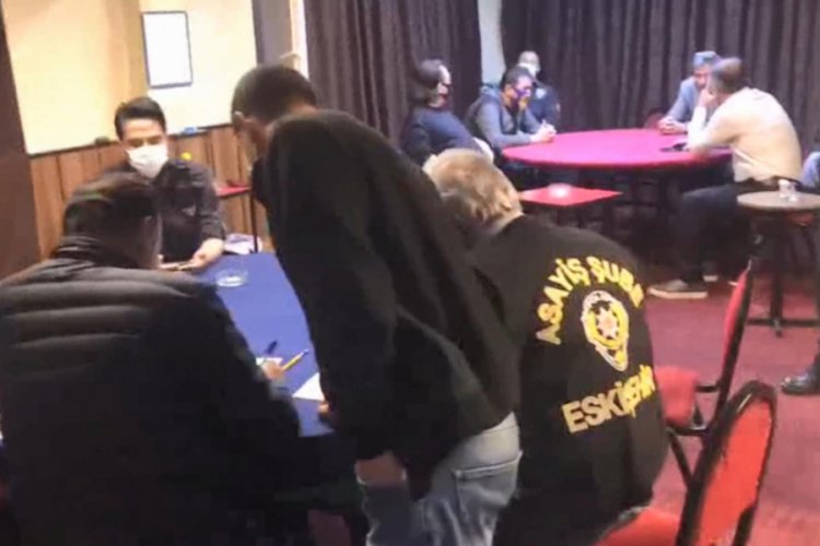 Kumar oynarken yakalanan 17 kişiye 53 bin lira ceza