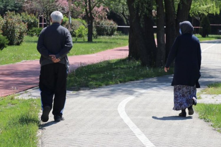 65 yaş ve &uuml;st&uuml;nde 'kırık kalp sendromu' tehlikesi