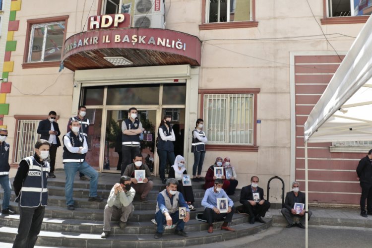 HDP &ouml;n&uuml;ndeki eylemde 253'&uuml;nc&uuml; g&uuml;n