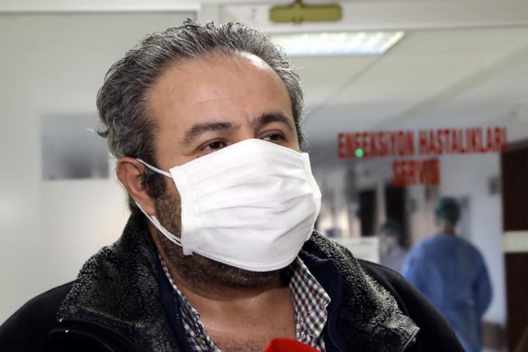 Koronavir&uuml;s&uuml; yenen kasap, alkışlarla taburcu oldu