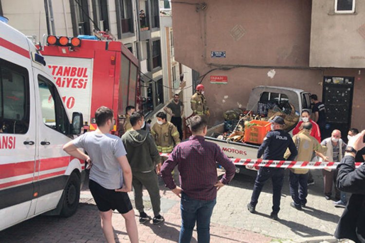 Kamyonet yatak odasına daldı