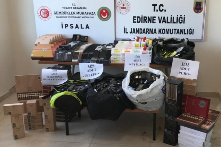 İpsala g&uuml;mr&uuml;k kapısında 1,5 milyon liralık ka&ccedil;ak elektronik ele ge&ccedil;irildi