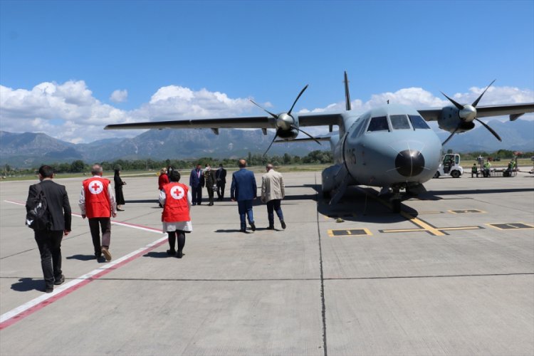 G&ouml;nderilen tıbbi yardımlar Arnavutluk'a ulaştı