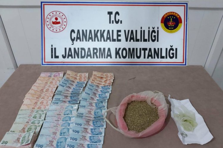 Kaza yapan minib&uuml;sten uyuşturucu &ccedil;ıktı