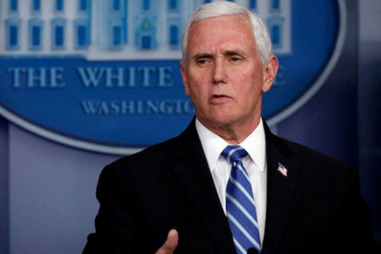 Pence, Kovid-19 nedeniyle Trump'a yaklaşmıyor