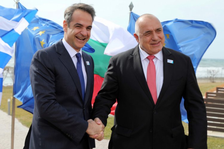 Bulgaristan h&uuml;k&uuml;metinde koronavir&uuml;s &ccedil;atlağı