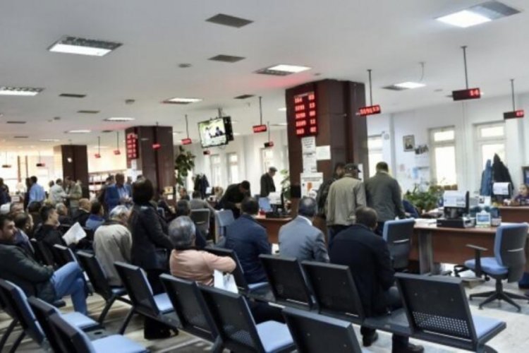 Bankalarda acil olmayan işlemler ertelenecek