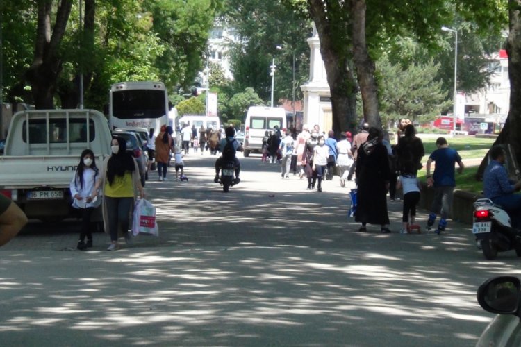 İzin bitti, Bursa'da &ccedil;ocuklar parklardan &ccedil;ıkarıldı