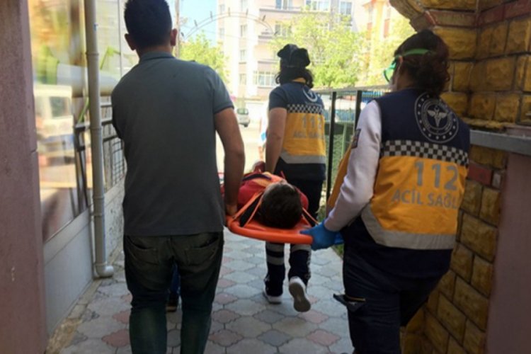 7 yaşındaki &ccedil;ocuk asans&ouml;r boşluğuna d&uuml;şt&uuml;