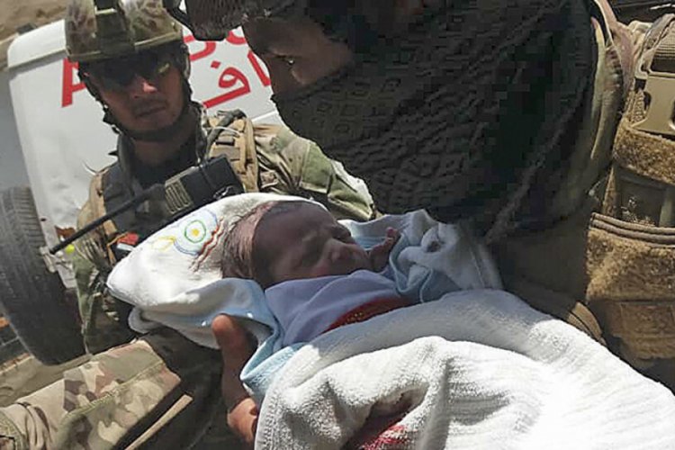 Afganistan'da doğumhaneye ve cenaze t&ouml;renine d&uuml;zenlenen saldırılarda toplam 56 kişi &ouml;ld&uuml;