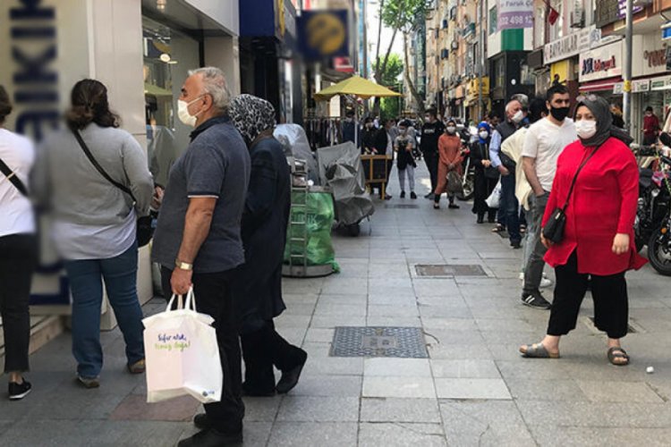 Mağaza indirimi Corona dinlemedi