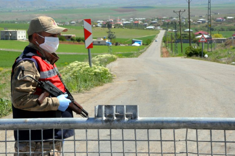 Nişan sonrası karantinaya alınan mahallede 30 koronavir&uuml;s &ccedil;ıktı