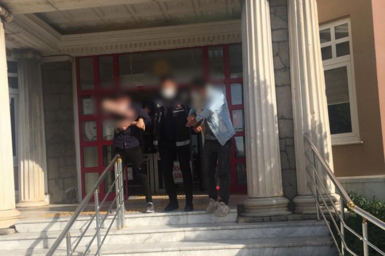 Ş&uuml;pheli ara&ccedil;tan uyuşturucu &ccedil;ıktı
