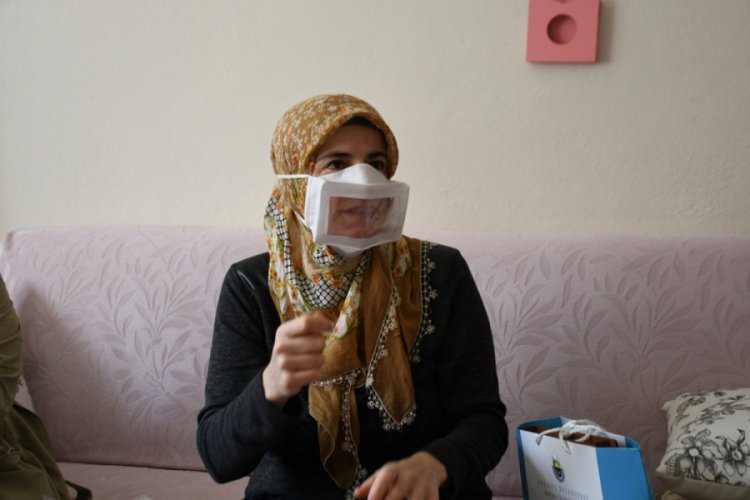 Bursa İneg&ouml;l'de işitme engellilere &ouml;zel maske &uuml;retildi