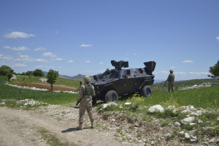 Adıyaman'da etkisiz hale getirilen ter&ouml;ristler gri ve turuncu listede aranıyordu