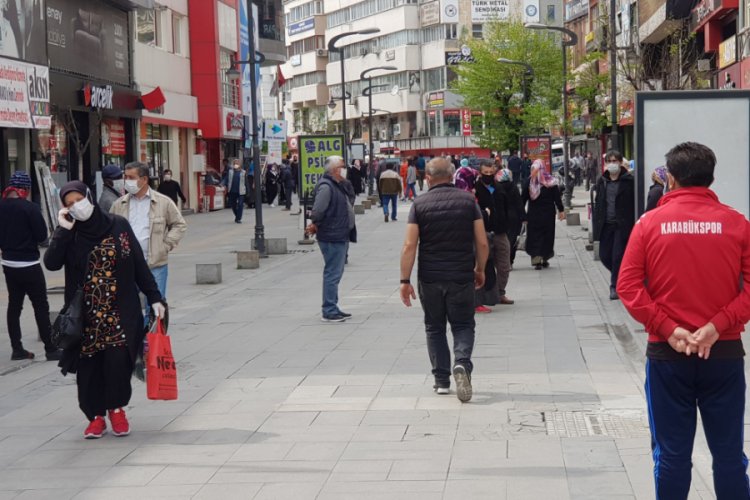 8 g&uuml;nd&uuml;r vaka g&ouml;r&uuml;lmeyen Karab&uuml;k'te maske takma zorunluluğu getirildi