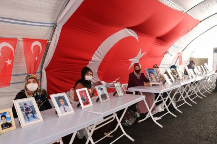 HDP &ouml;n&uuml;ndeki ailelerin evlat n&ouml;beti 255'inci g&uuml;n&uuml;nde