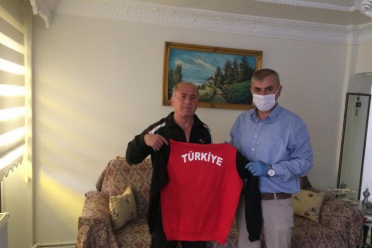 T&uuml;rkiye G&uuml;reş Federasyonu'ndan emektar g&uuml;reş&ccedil;ilere destek