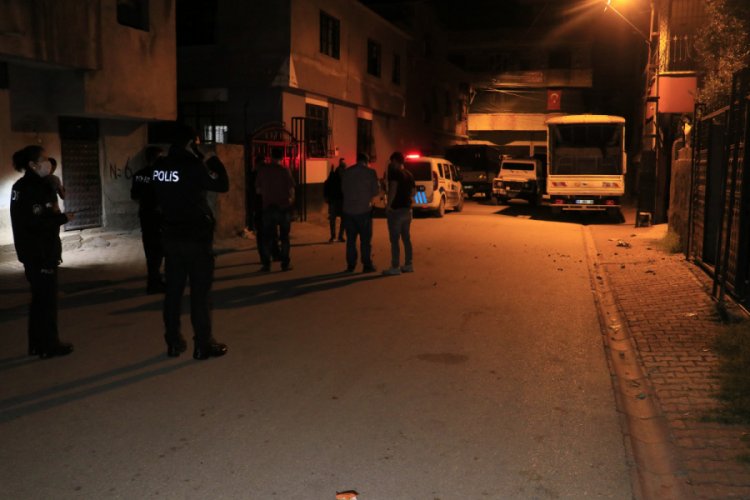 Evin bah&ccedil;esine ses bombası atıldı
