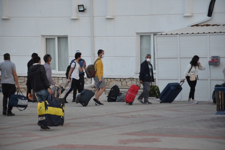 KKTC'den getirilen 288 kişi Karaman'da yurda yerleştirildi