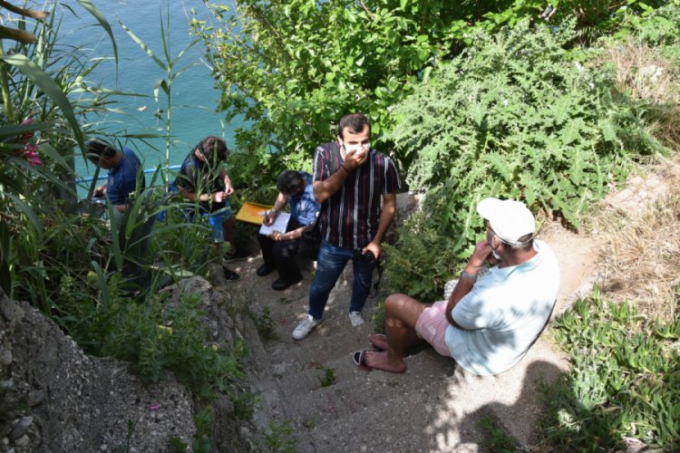 Yasağa rağmen denize girmek isteyen 5 kişiye ceza