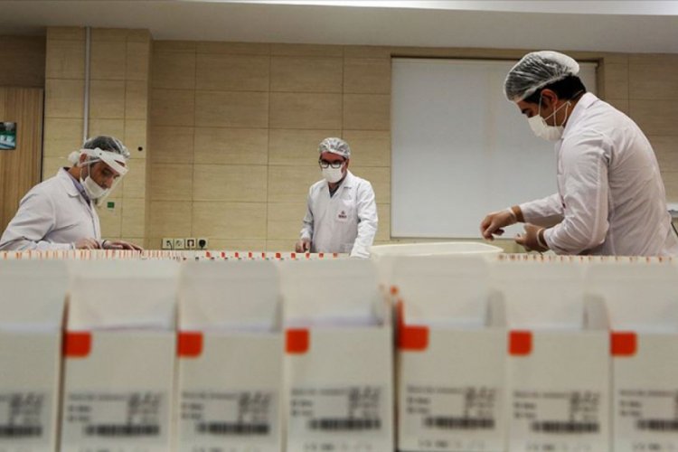 İran'da Kovid-19 salgınında can kaybı 6 bin 902'ye y&uuml;kseldi