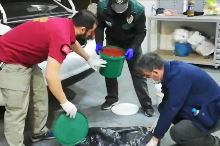 Sal&ccedil;anın i&ccedil;inden 20 bin 250 uyuşturucu hap &ccedil;ıktı