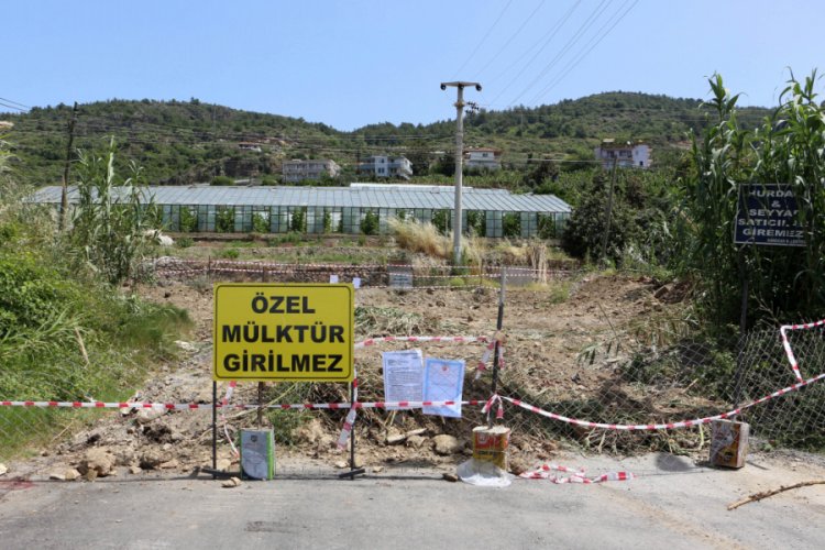 'Tapulu alanım' deyip yolu kapattı