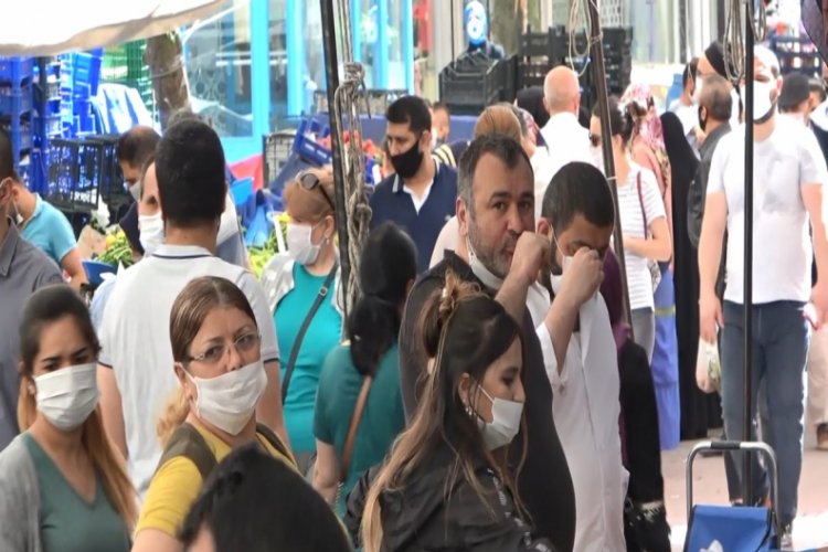 Semt pazarında dikkat &ccedil;eken yoğunluk
