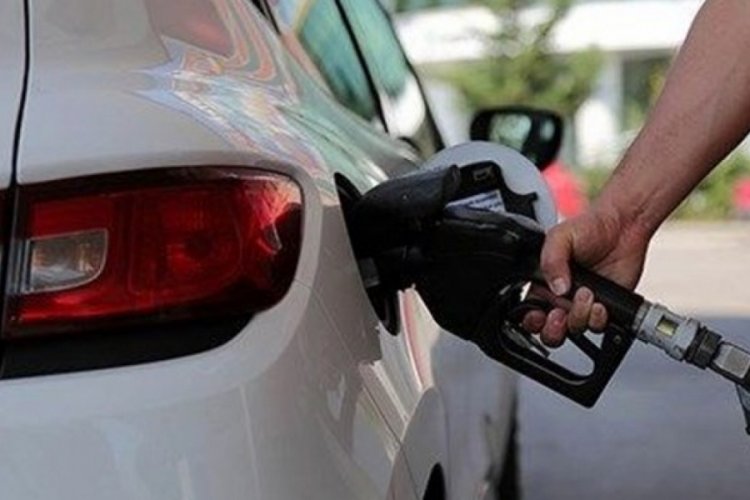 Benzin ve motorine beklenen zam geldi