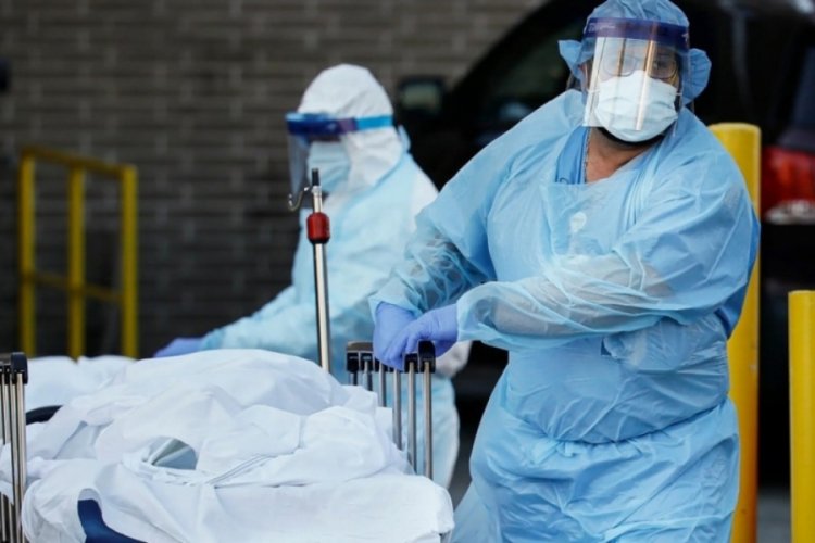 İtalya'da son 24 saatte 242 kişi &ouml;ld&uuml;