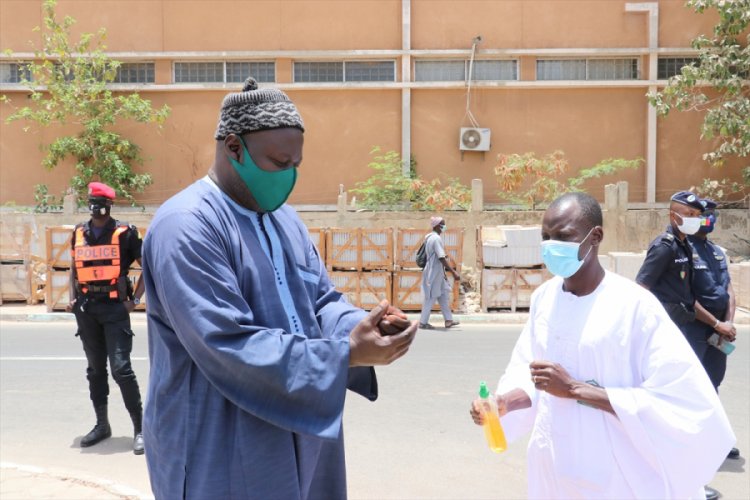 Senegal'de 2 ay sonra ilk cuma namazı