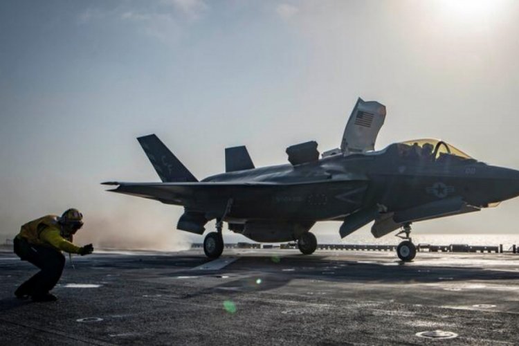 ABD'ye ait F-22 savaş u&ccedil;ağı d&uuml;şt&uuml;
