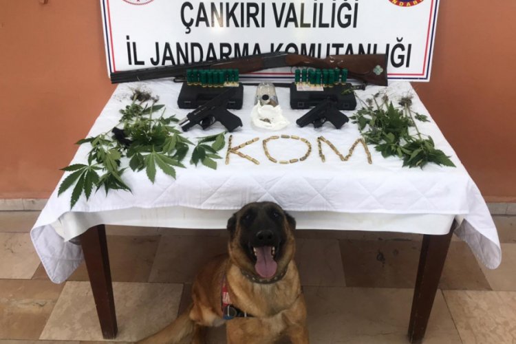 Akaryakıt istasyonuna 'uyuşturucu' operasyonu