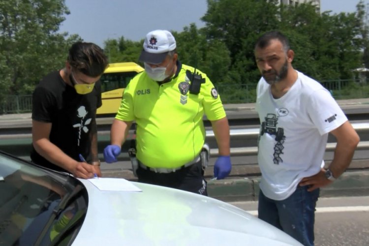 Bursa'da &uuml;zerinden kimlik &ccedil;ıkmadı, cezayı yedi