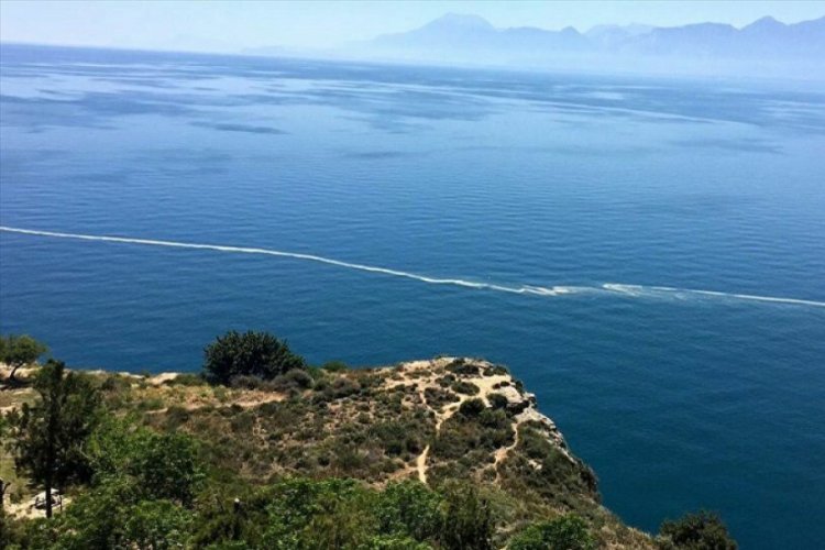 Deniz &uuml;zerindeki sarı g&ouml;r&uuml;nt&uuml;n&uuml;n nedeni ortaya &ccedil;ıktı