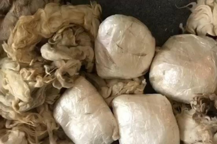 Y&uuml;n yastık i&ccedil;erisinde 3 kilo 875 gram metamfetamin ele ge&ccedil;irildi