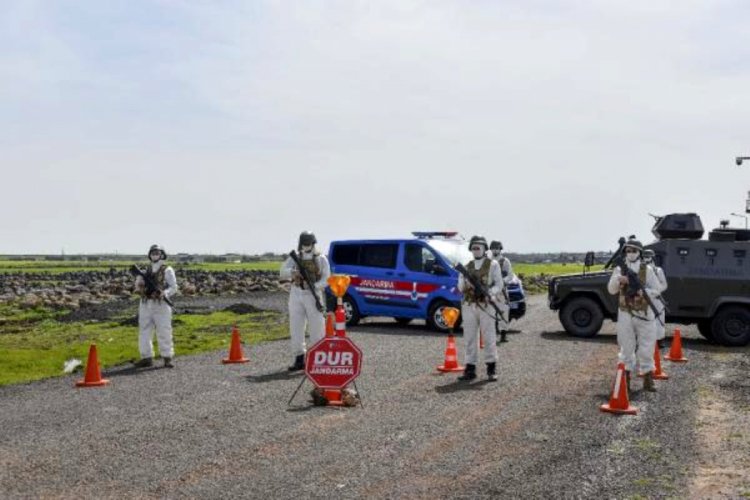 Şanlıurfa'da bir mahalle, firma &ccedil;alışanları ve 9 bina karantinaya alındı