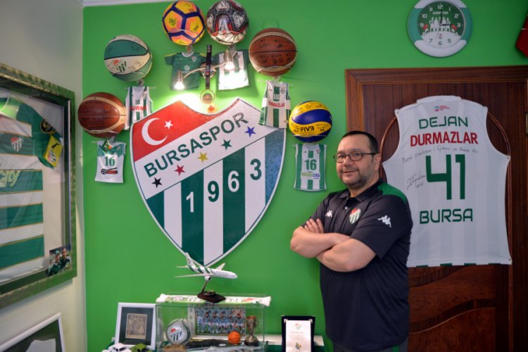 Bursaspor sevgisiyle evini m&uuml;zeye d&ouml;n&uuml;şt&uuml;rd&uuml;!