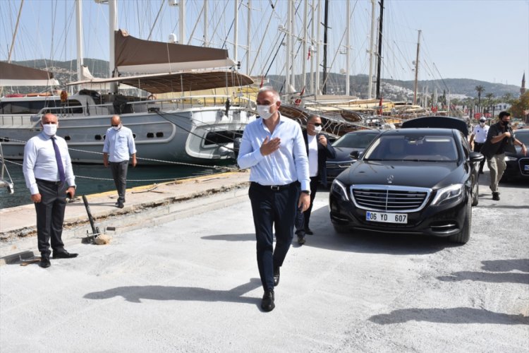 Bakan Ersoy, Bodrum Kalesi'nde incelemelerde bulundu